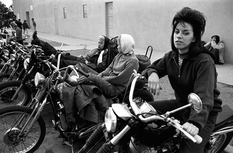 Illustration for article titled Rare Photographs Reveal The Ladies Who Hung Out With Hells Angels